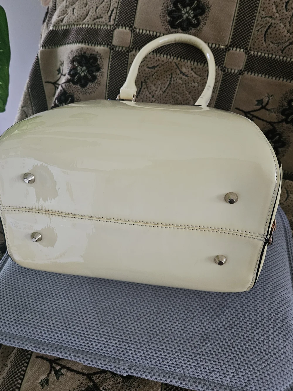 Elegant Patent Handbag With Crystal Clasp